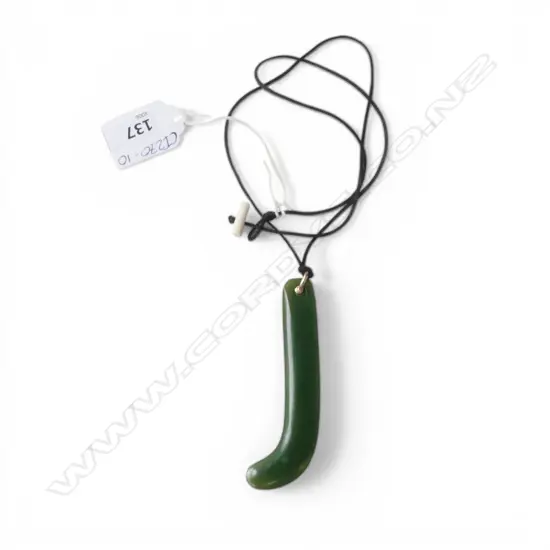 MODERN POUNAMU KAPEU EAR PENDANT L.90mm...