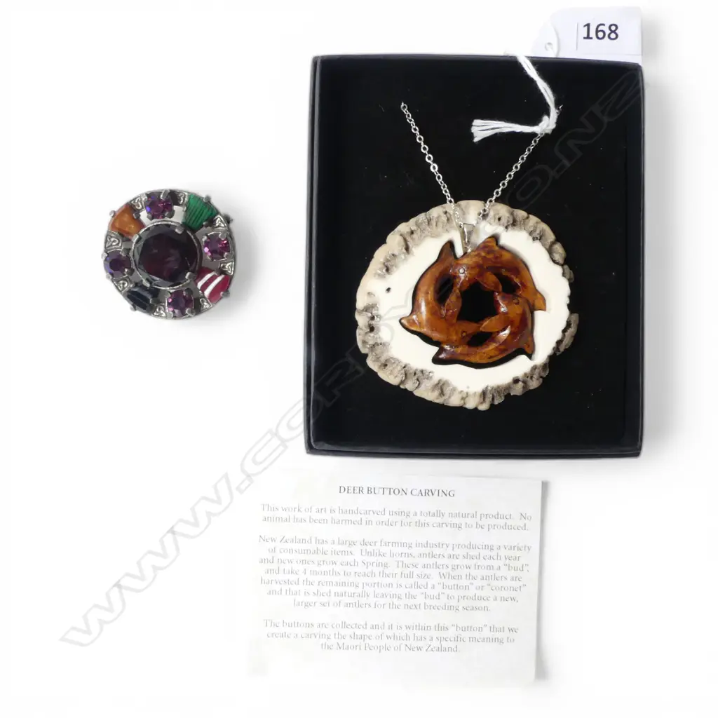 CARVED 'DEER BUTTON' ANTLER PENDANT with 3 dolphin center + Scottish costume jewellery brooch   Image 1++