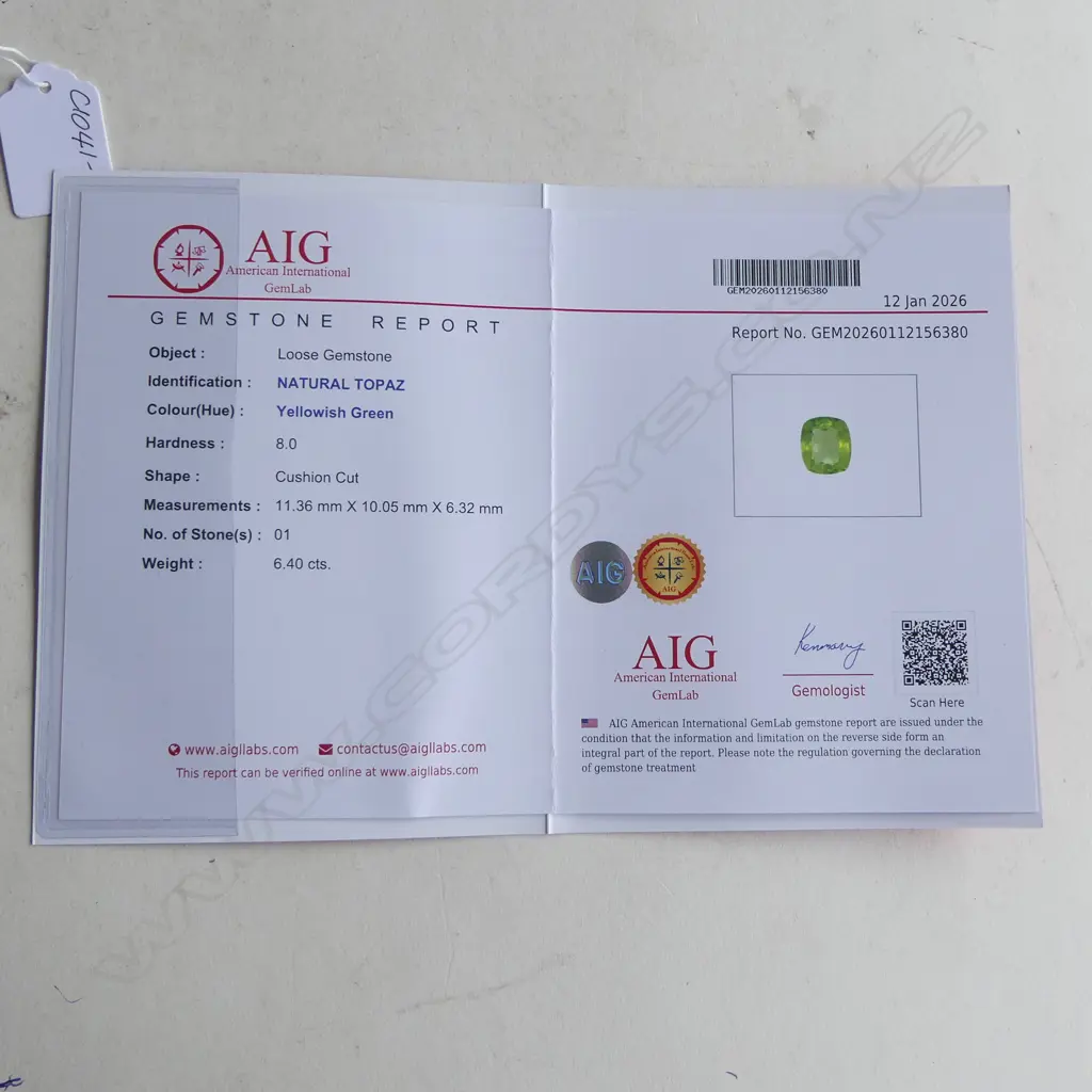 CUSHION CUT LOOSE PERIDOT, 6.40ct, AIG CERT Image 1++