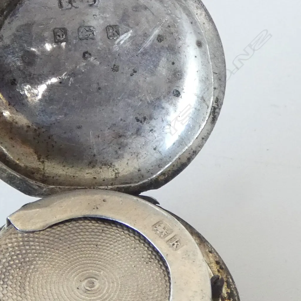 Birmingham 1909 SILVER ENGRAVED SOVEREIGN CASE some dents Image 1++