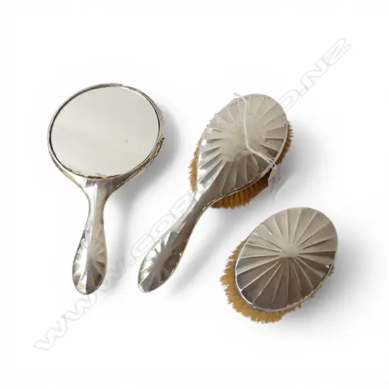 EDWARDIAN STG SILVER Birmingham 1908 3 PCE VANITY SET; DENTS/FAULTED