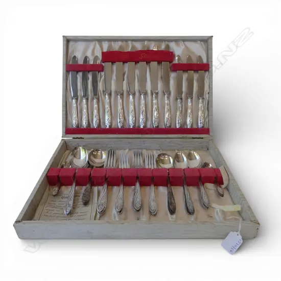 CASED EP CUTLERY SET