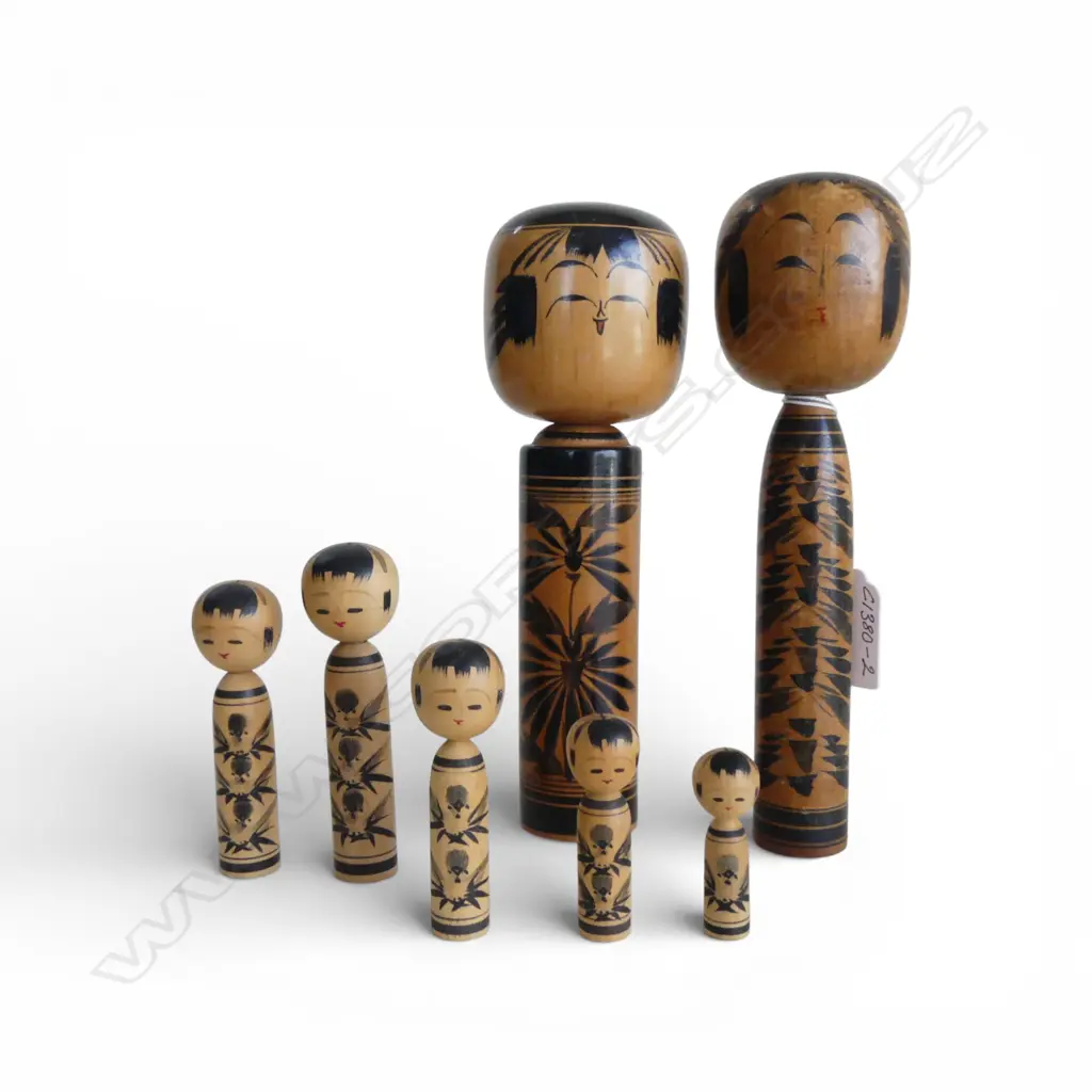 7 JAPANESE KOKSHI DOLLS, ASST. SIZES, H.40-180mm Image 1++