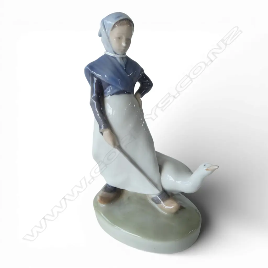 COPENHAGEN FIGURE GOOSE GIRL H180MM Image 1++