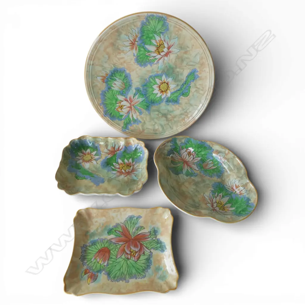 4 PCES ROYAL DOULTON WATER LILY; CHARGER 345mm dia,  Image 1++