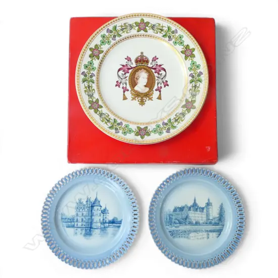 SPODE BOXED COMMEMORATIVE PLATE QUEEN MOTHER'S 80th LTD ED. 869/1000, Dia.260mm & 2 COPENHAGAN WALL PLATES