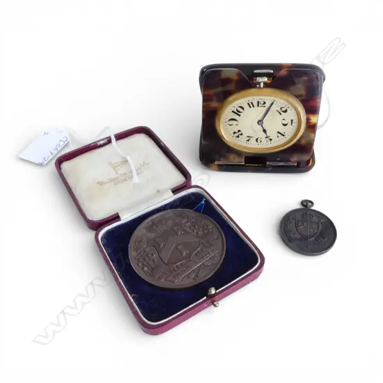 1937 CRUISERWEIGHT BRONZE KING'S SCHOOL MEDALLION + SMALLER JNR BOXING 1941 BOTH AWARDED TO R.T. HELLABY 