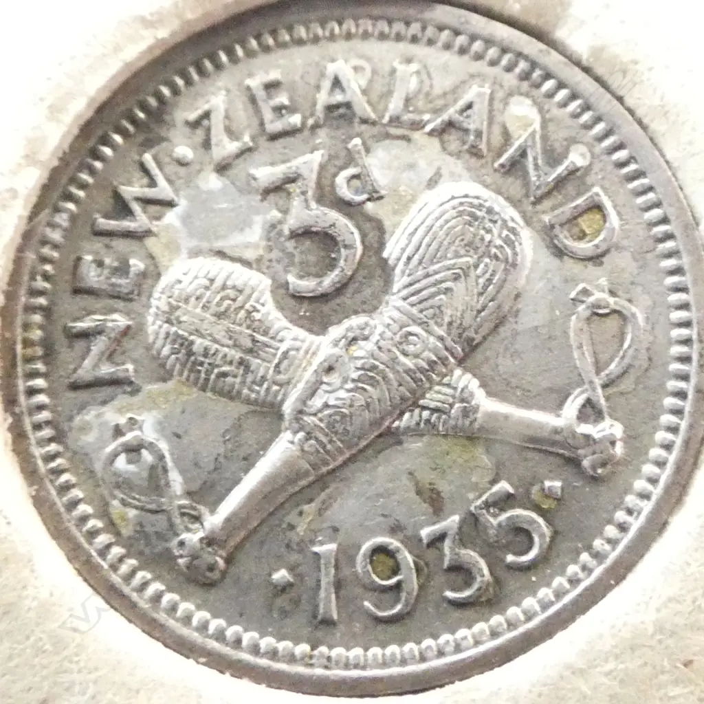 ALBUM OF NZ THREEPENCES includes the rare 1935.  From 1933 to 1965 + 5 varieties etc.  Image 1++