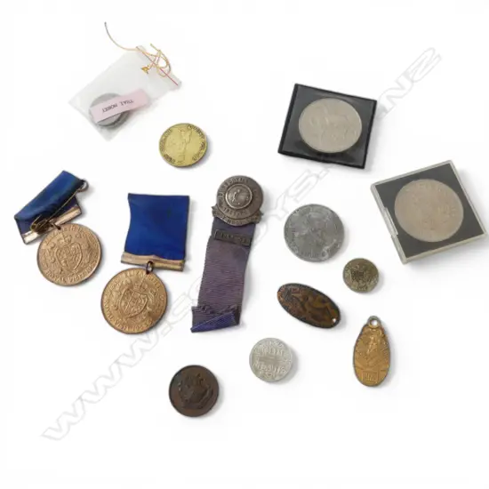 2 ERII ROYAL VISITS, JOHNSONVILE BOWLS MEDAL & OTHER ASST. PCS