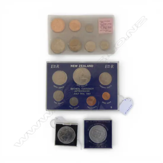 GROUP OF NZ COINS IN PRESENTATION CASES, 1950s &1960s