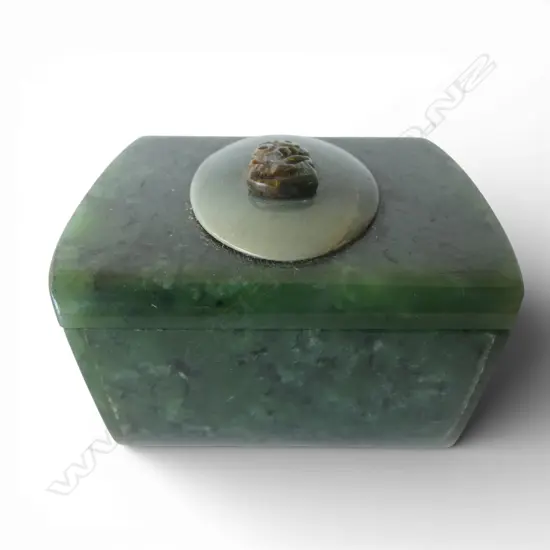 ALL POUNAMU LIDDED TRINKET BOX with tiki mounted to oval panel. W.60mm