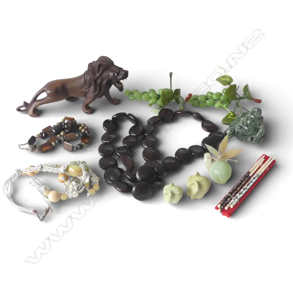 ASST. ORIENTAL ITEMS INCL. CARVED WOODEN LION L.300mm Image 1++