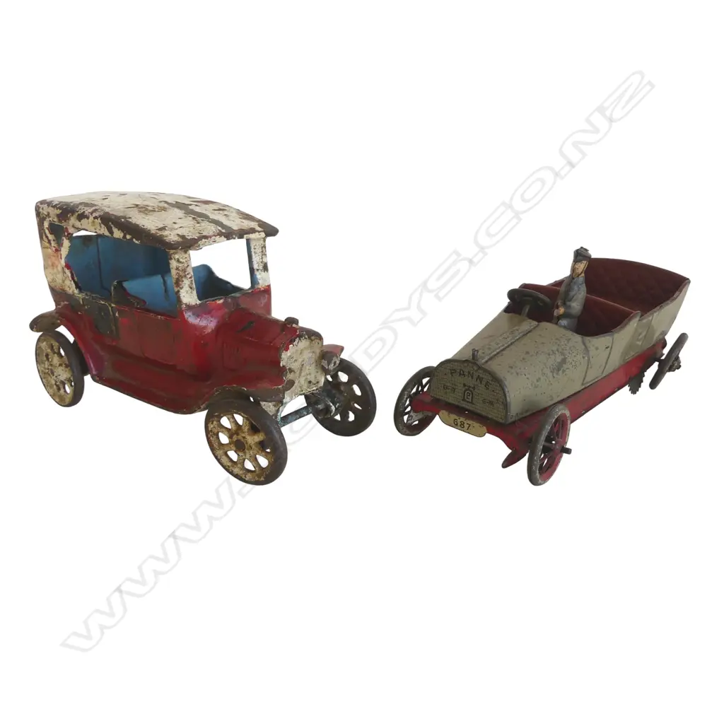 VINTAGE 'ARCADE' CAST IRON TOY CAR + VINTAGE GERMAN GDRGM TIN TOY CAR Image 1++