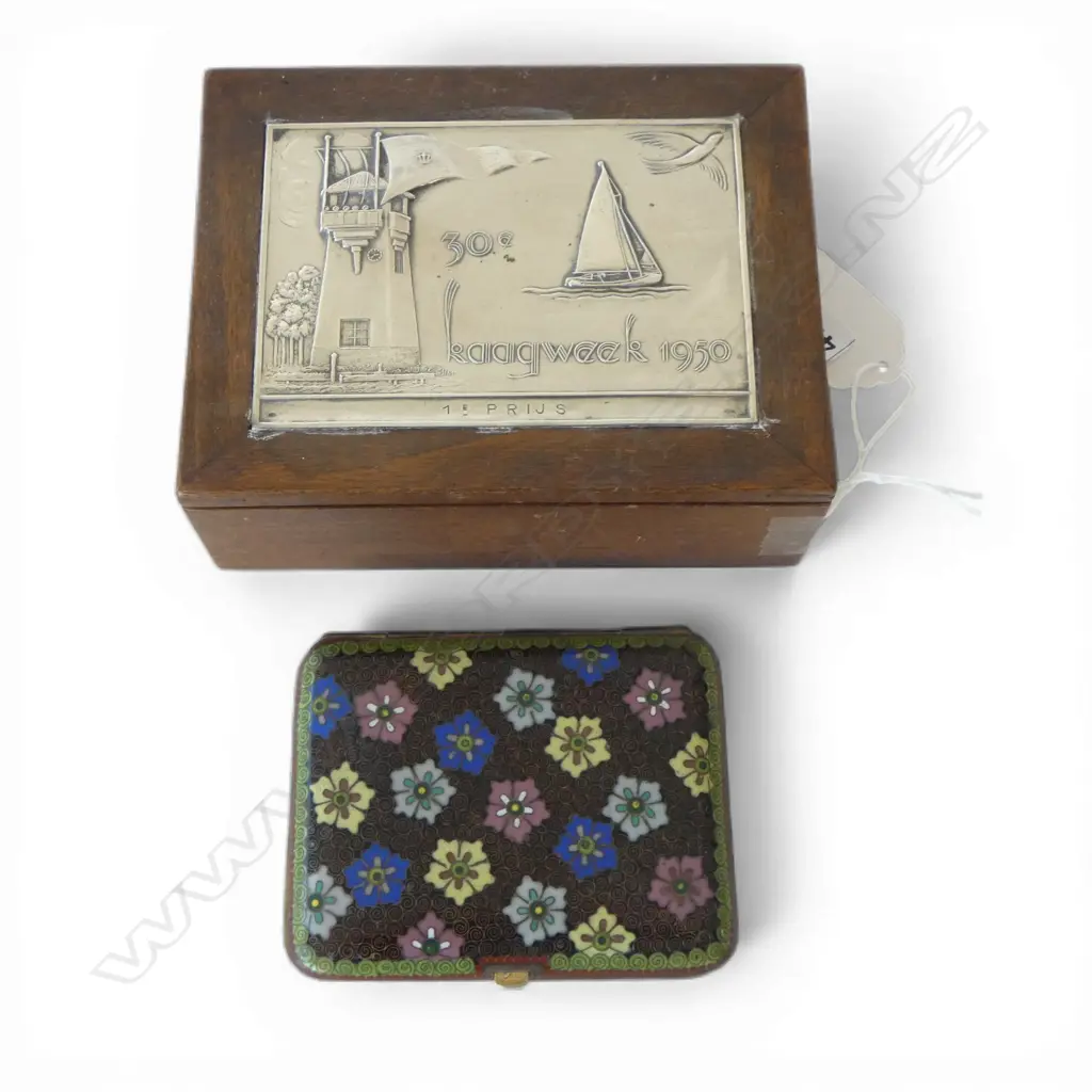 WOODEN BOX w. DUTCH SILVER PLAQUE 'KAAGWEEK 1950' W.130mm + CLOISONNE CIGARETTE CASE Image 1++