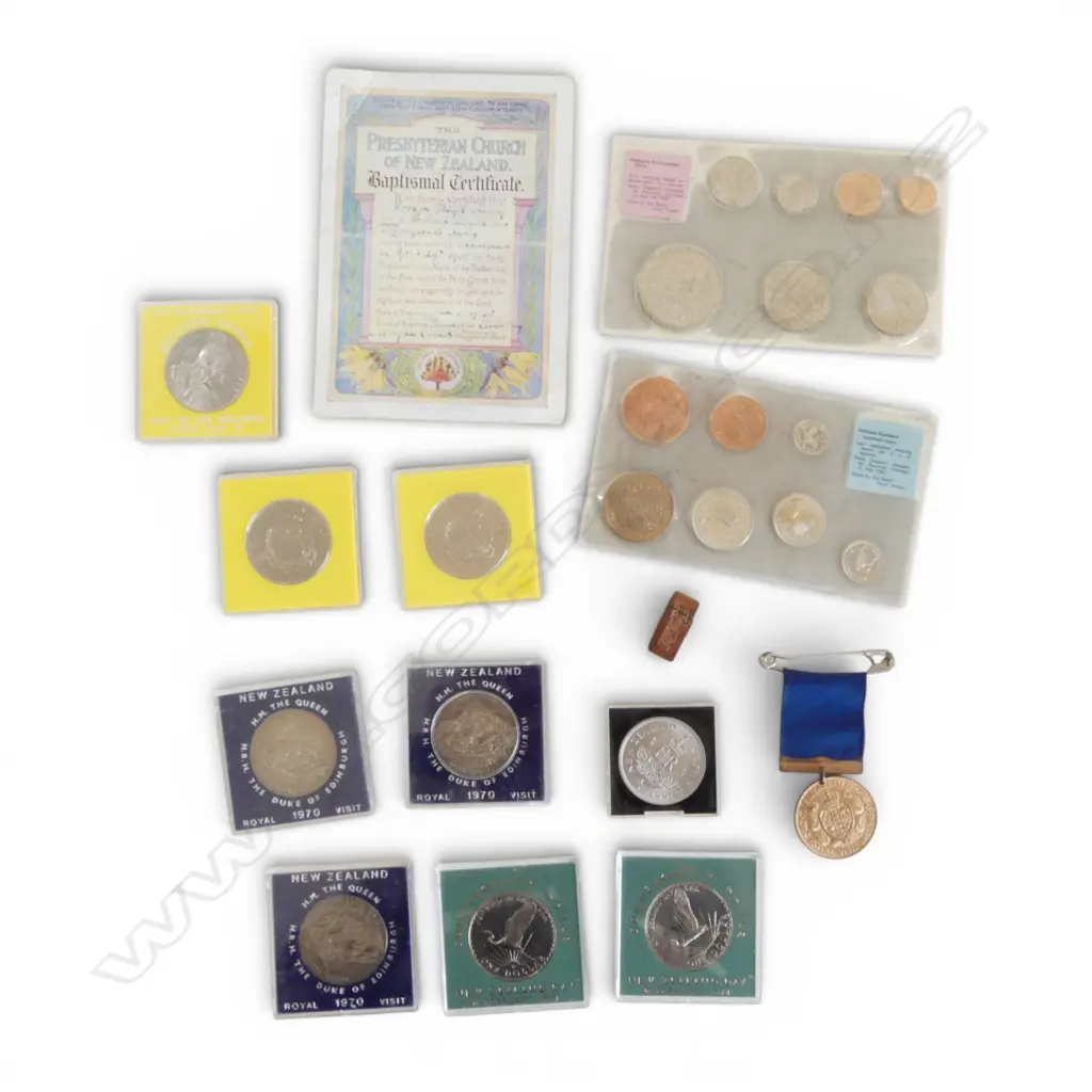 8 NZ & SAMOA UNC $1 COINS in plastic cases + 2 UNC NZ SETS etc Image 1++