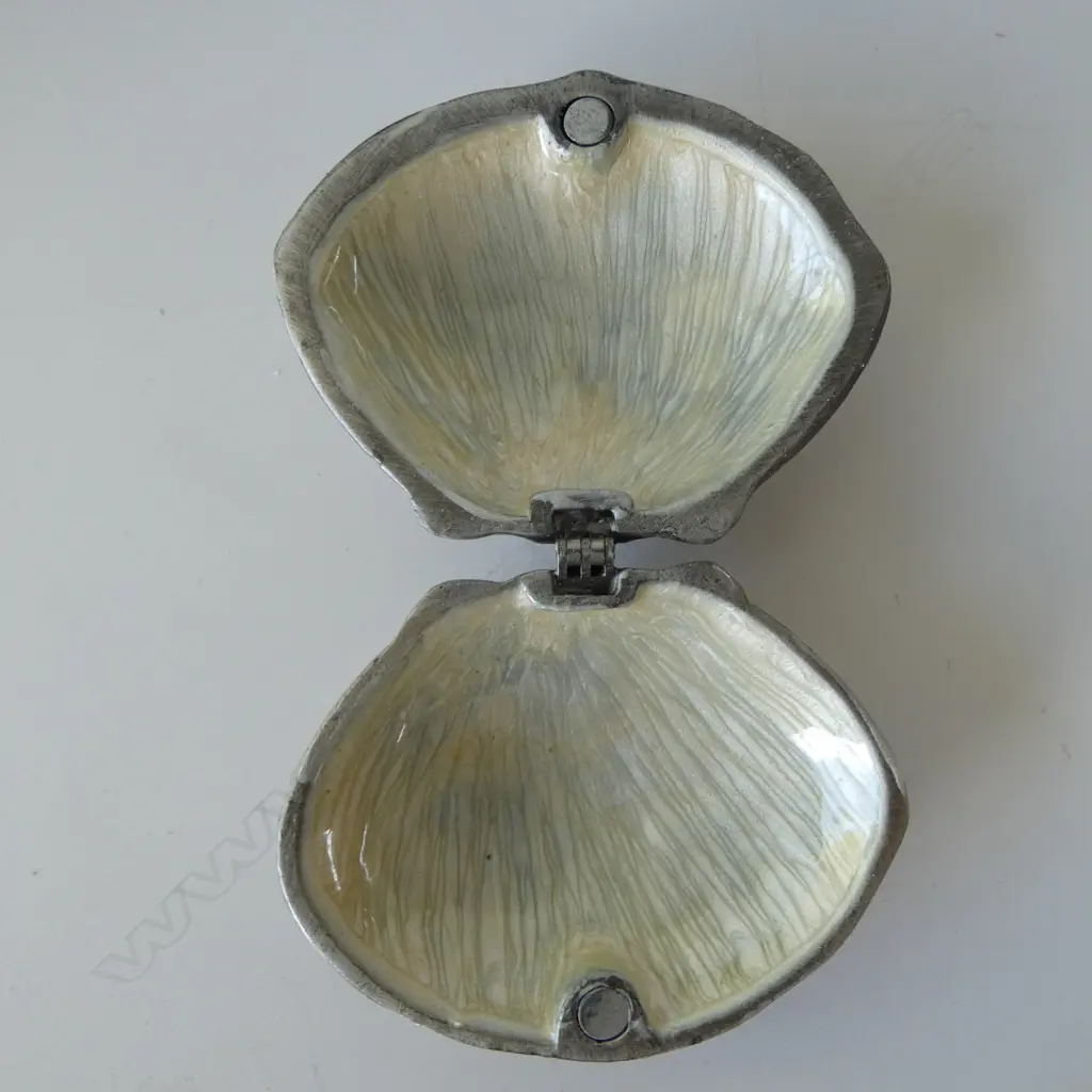 SHELL ORNAMENT, MELTING XMAS ELF (NEW) & BLUE WHALE MODEL (NEW) Image 1++