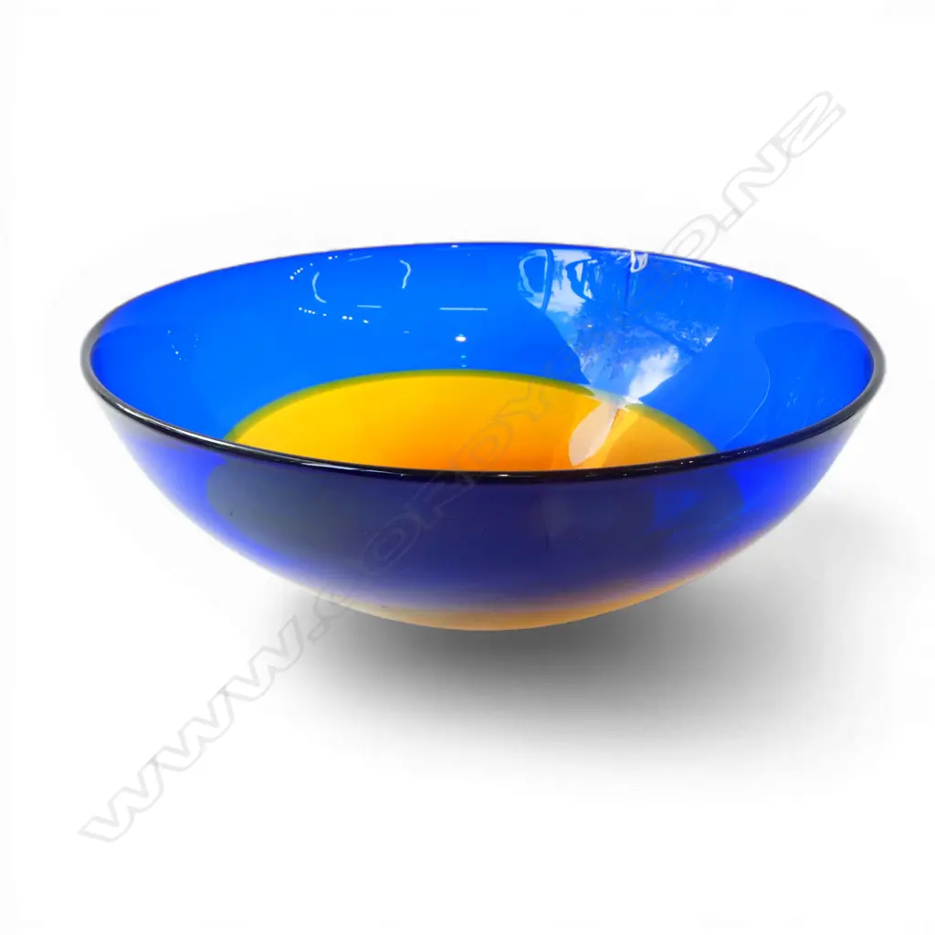 GARRY NASH ART GLASS BOWL, SIGNED & DATED '96 H.130mm, 305mm dia Image 1++