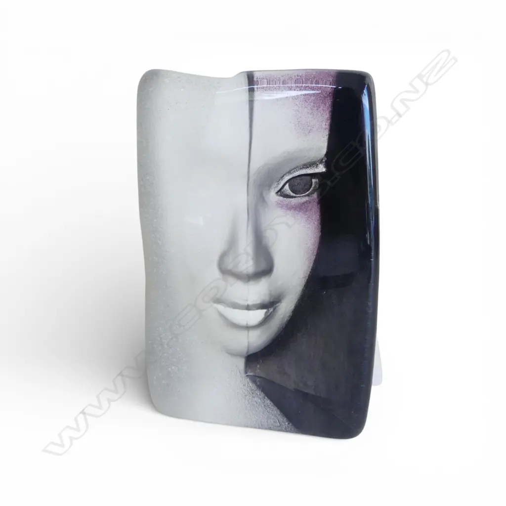 MATS JONASSON BATZEBA GLASS MASK SCULPTURE H.180mm Image 1++