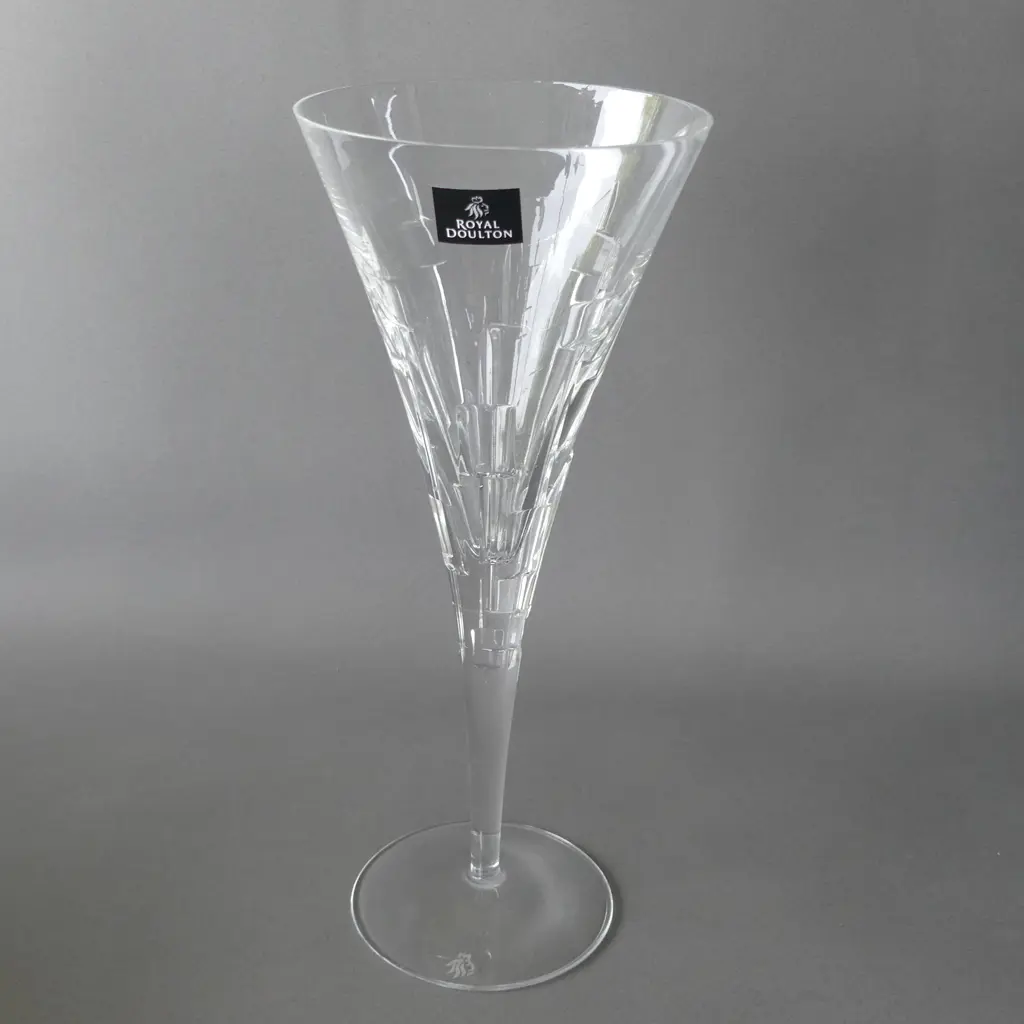 4 AS NEW BOXED R/DOULTON CRYSTAL CHAMPAGNE FLUTES Image 1++