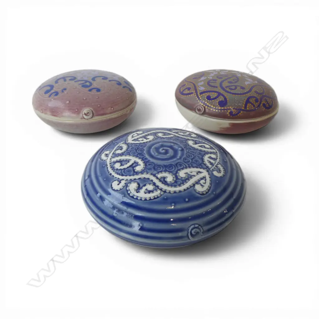 3 KEUM SUN LEE TRINKET BOXES, Dia.115mm Image 1++