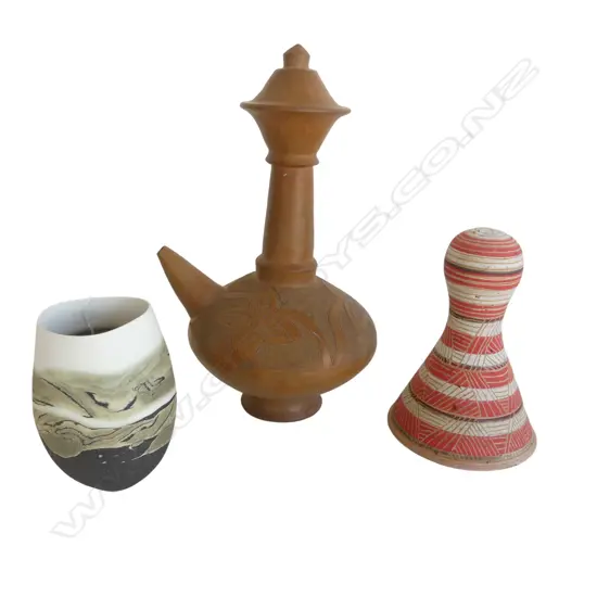 3 N.Z. STUDIO POTTERY PCES H.360mm Ex. Anneke Borren Collection