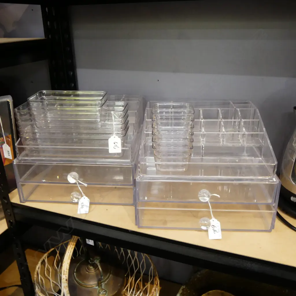 2 CLEAR PLASTIC DISPLAY/STORAGE UNITS & CLEAR DRAWER CONTAINERS H.190mm W.260mm D.240mm Image 1++