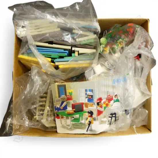  ASST VINTAGE PLAY MOBILE/DUBLO PLAY SET