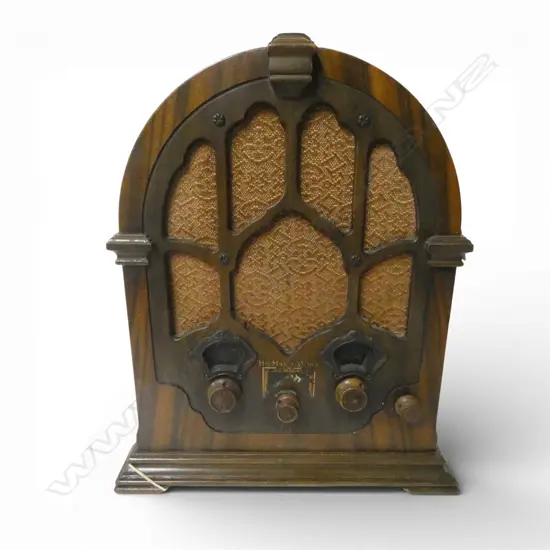 VINTAGE WOODEN CATHEDRAL THE MASTERS VOICE TABLE RADIO H400MM