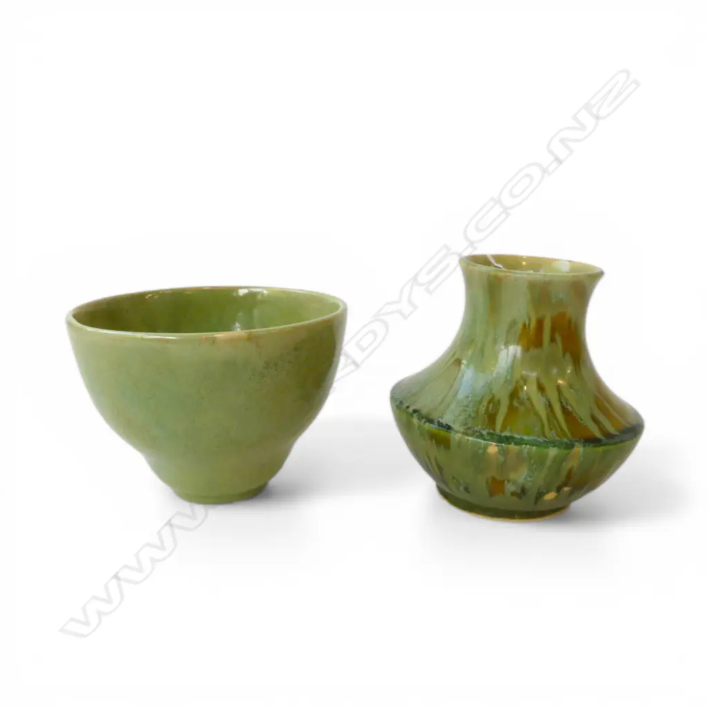 AMBRICO / EARLY CROWN LYNN GREEN GLAZED BOWL & VASE (tiny rim chip) H.150mm Image 1++