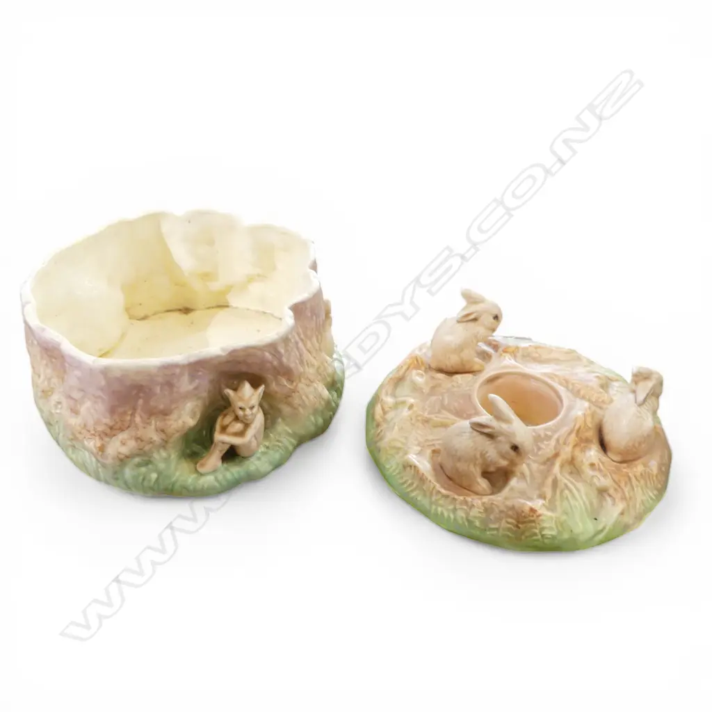 2 SYLVAC BUNNY BOWLS, 220mm dia (1 EAR CHIPPED) Image 1++