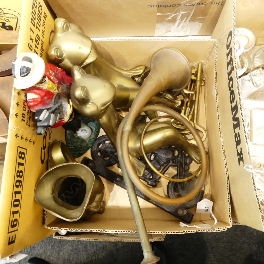 BOX OF ASST DECORATIVE BRASS Image 1++