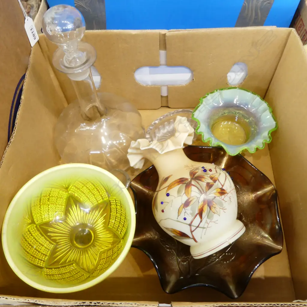 CARNIVAL GLASSBOWL, DECANTER + OTHER FANCY GLASS Image 1++