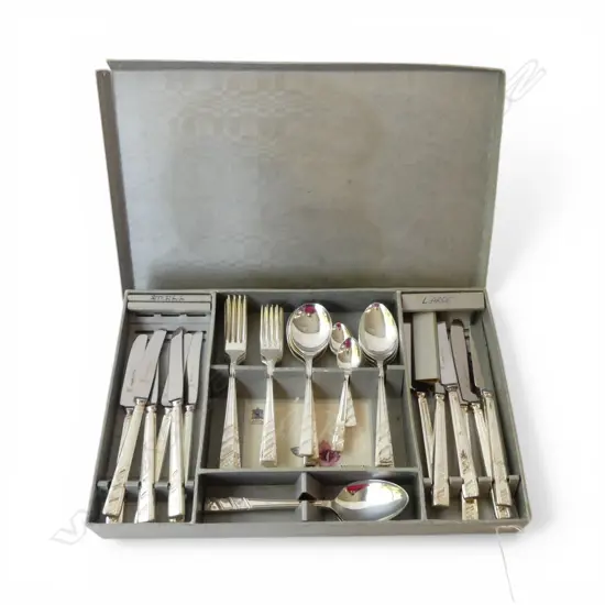 CANTEEN OF SHEFFIELD PLATE SILVER ROSE PAT CUTLERY