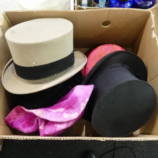 4 VINTAGE TOP HATS + OTHER 