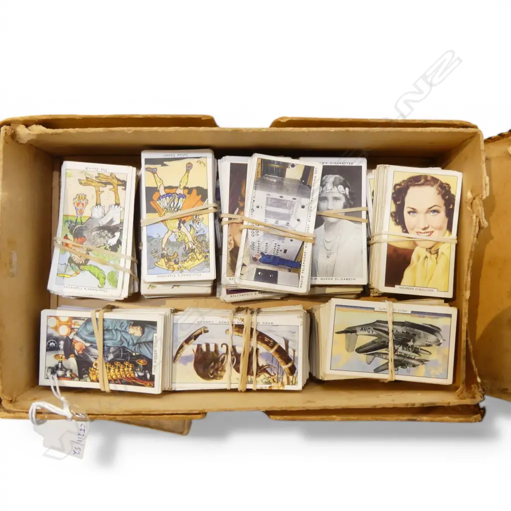 COLLECTION OF UNMOUNTED CIG CARDS Image 1++