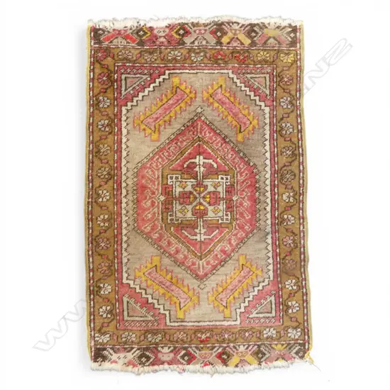 SMALL OLD TURKISH RUG all wool ends a little frayed. 770 x 520mm