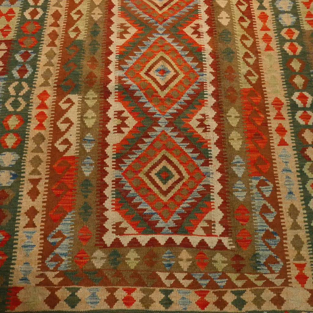 A hand woven kilim rug, Image 1++
