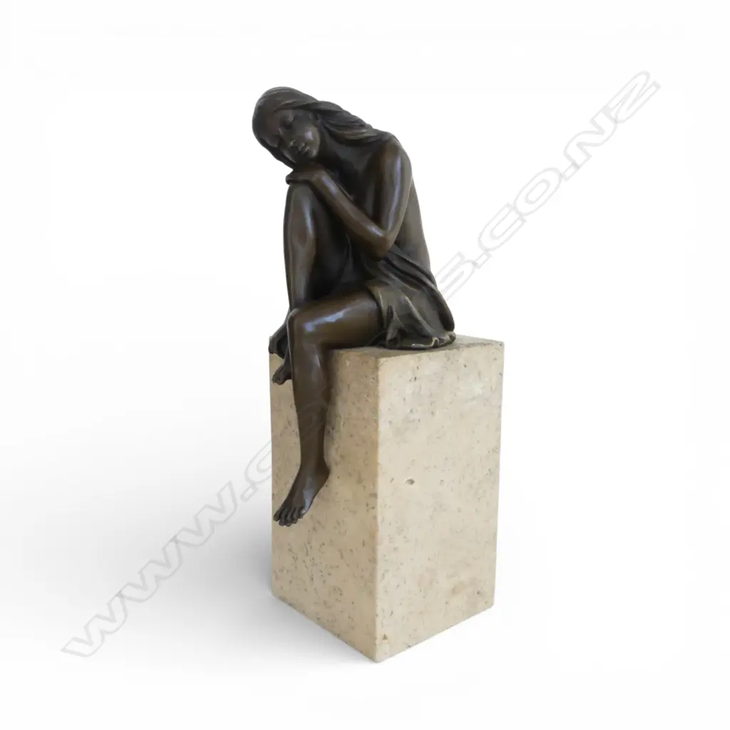20THc BRONZE PEACEFUL WOMAN SEATED ON A MARBLE BLOCK BASE. H.270mm Image 1++