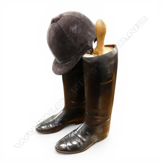 PR BLACK LEATHER RIDING BOOTS H.480 L.290mm + CRUSHED VELVET RIDING HELMET
