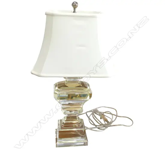 MODERN TABLE LAMP, GLASS BASE H.625mm american plug
