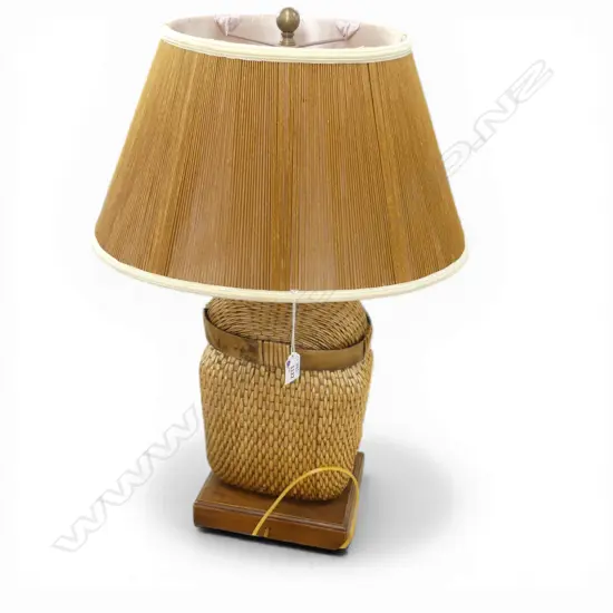 TABLE LAMP, WOVEN CANE CONTAINER BASE H.645mm american plug