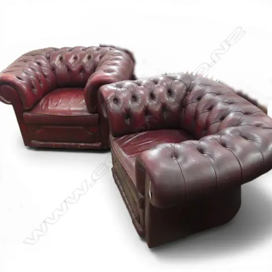 PR MAROON LEATHER CHESTERFIELD ARMCHAIRS 1050x800x690mm
