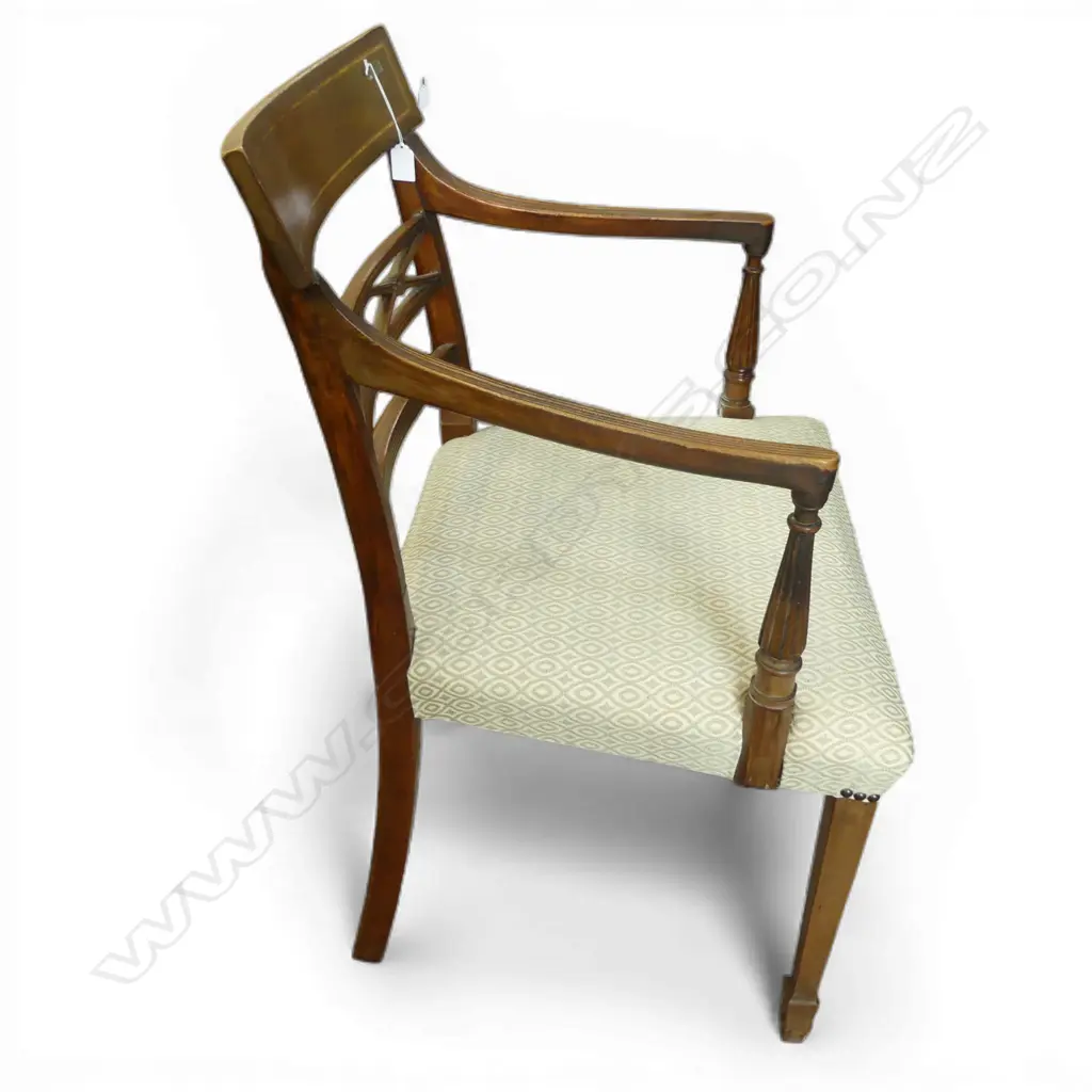 MAHOGANY D END DINING TABLE w. LEAF & 6 DINING CHAIRS  Image 1++