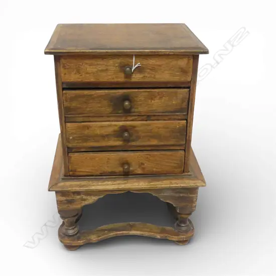 WOODEN CHEST OF 4 DRAWERS ON STAND 320x240x460mm