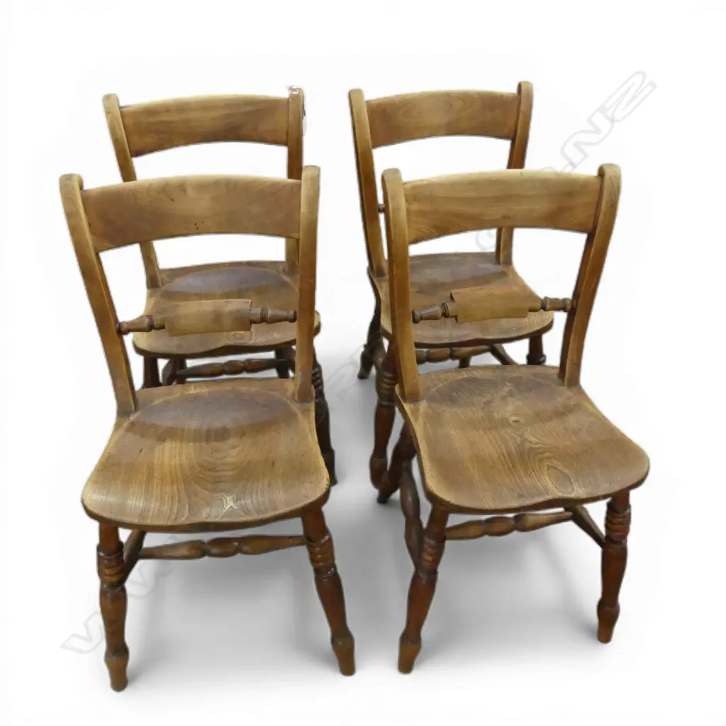 4 ANTIQUE WOODEN DINING CHAIRS Image 1++