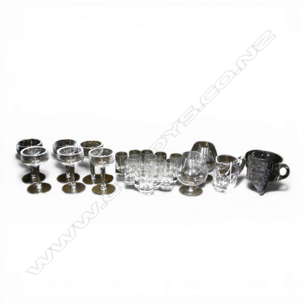 TRAY OF GLASS & CRYSTAL: 14 SHOT GLASSES + 6 heavy bowled small champagne ? glasses etc Image 1++