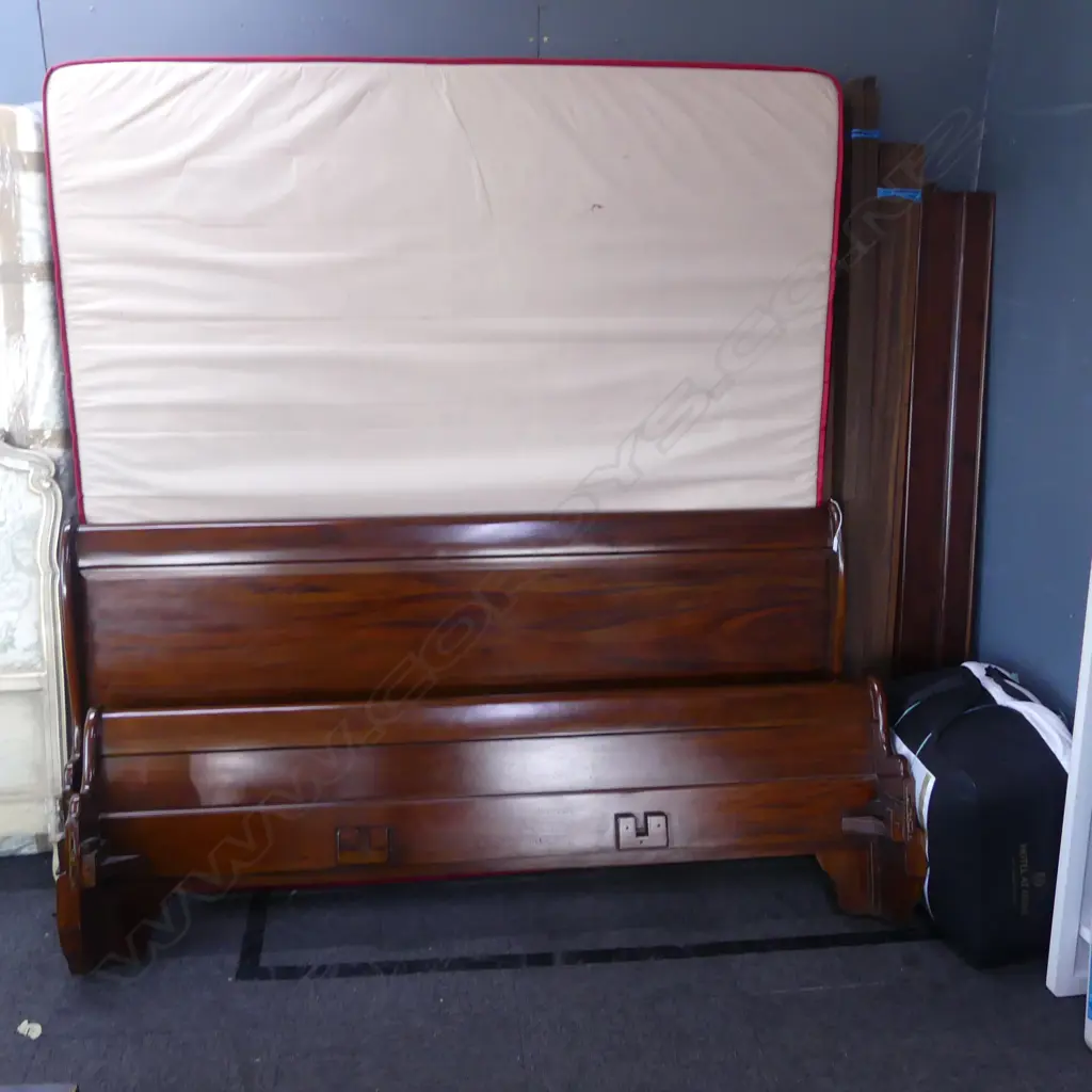 SUPER KING MAHOGANY SLEIGH BED w. SWISSTECH 'SELECT 7' MATTRESS & 2000gsm MATTRESS TOPPER - ALL BARELY USED Image 1++