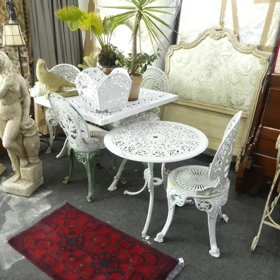 4 PATIO/GARDEN CHAIRS + 2 TABLES Dia.700mm & PLANTER