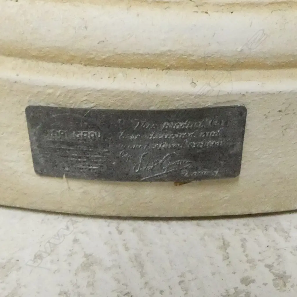 Resin (faux marble) classical tall fountain on Column H1540mm Image 1++