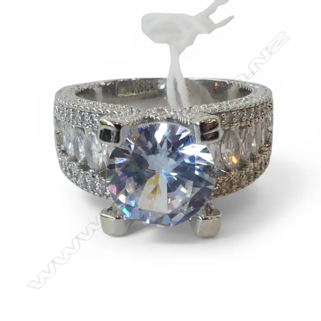 LRG FAUX DIAMOND CZ RING SIZE R Image 1++